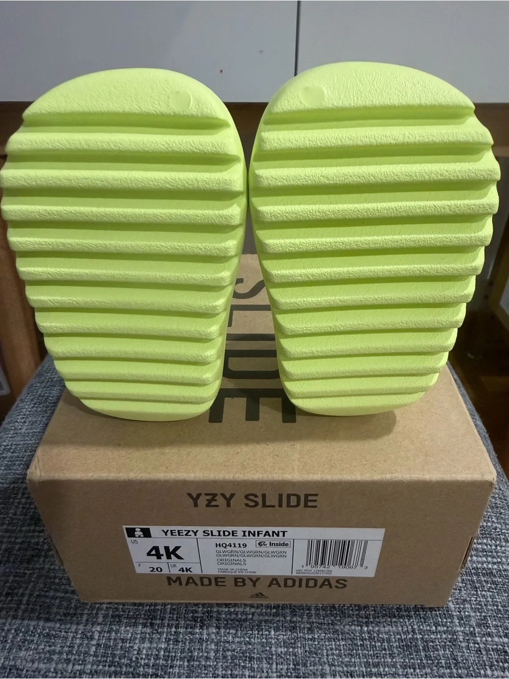 Yeezy Infant Slide in Glow Green size 4K